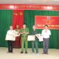 Đảng bộ xã Xuân Dương tổ chức Lễ trao tặng Huy hiệu Đảng cho 02 đảng viên tròn 40 năm và tròn 50 năm tuổi Đảng